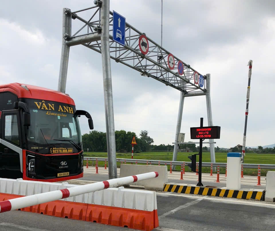bo xay dung yeu cau hoan thanh dong bo its, tram dung nghi truoc khi thu phi hinh anh 1