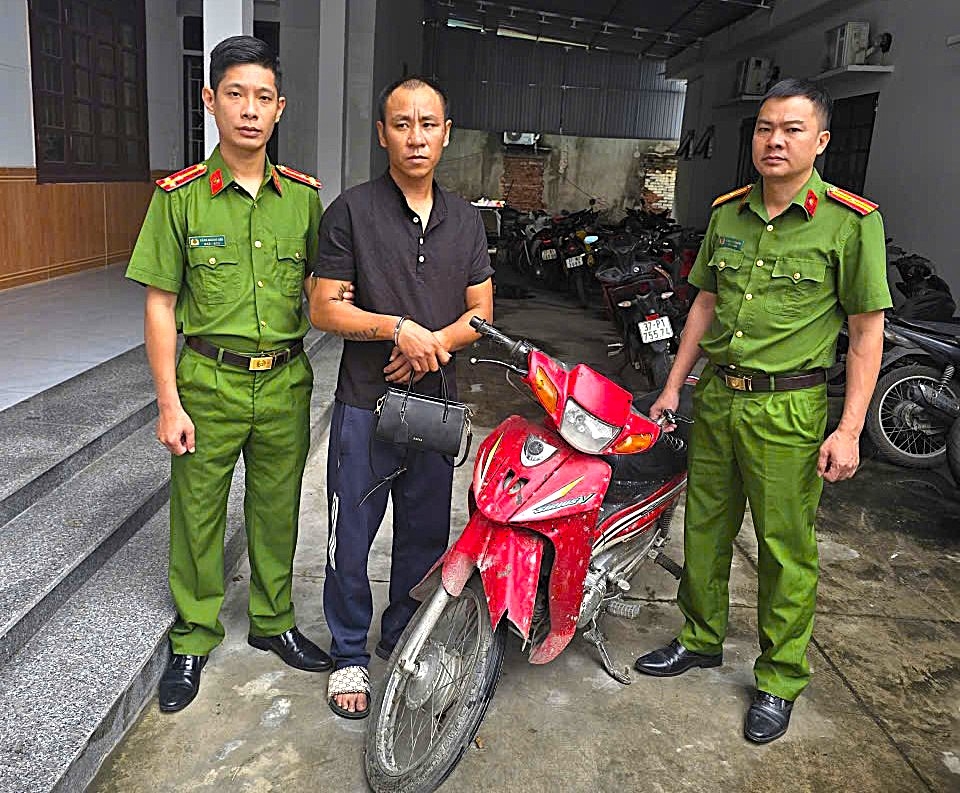 bat giu doi tuong co 8 tien an, tien su tiep tuc cuop giat tai san hinh anh 1