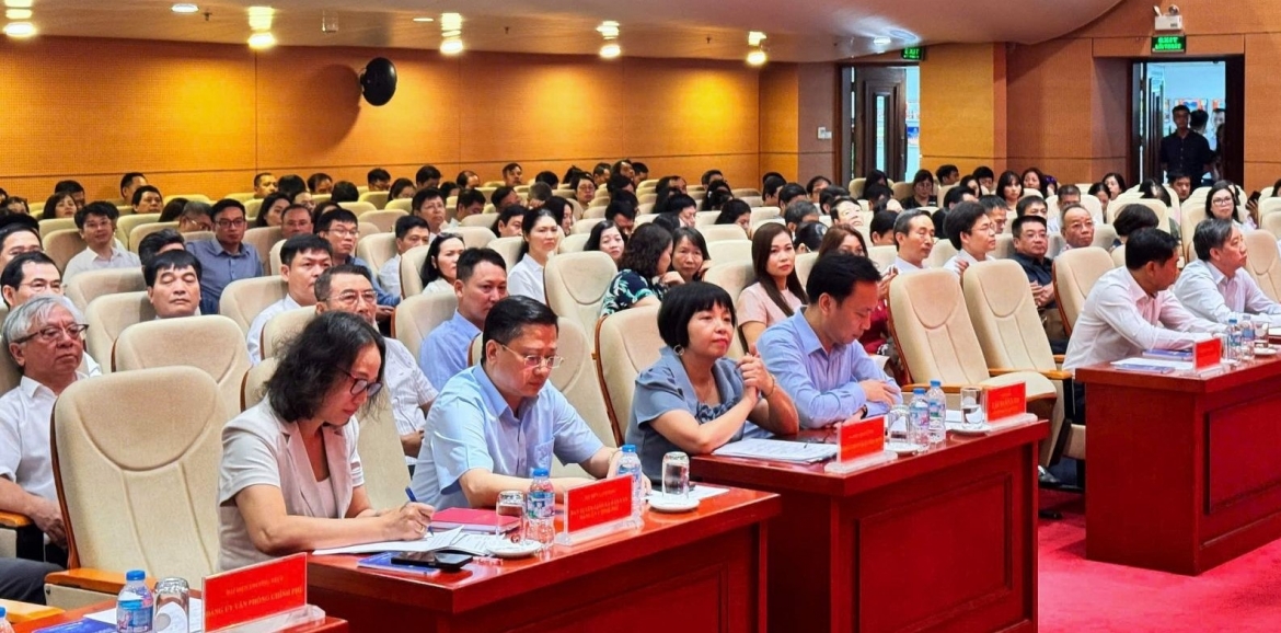 cong tac chinh tri, tu tuong chuyen tu phan ung thu dong sang chu dong dan dat hinh anh 2