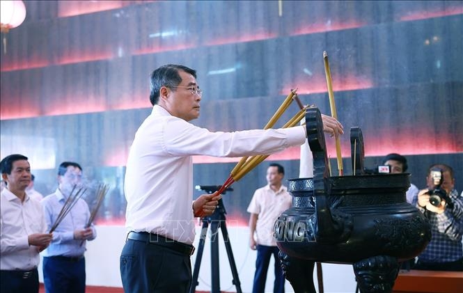 thu tuong dang huong tuong niem cac anh hung liet si tai can tho hinh anh 4