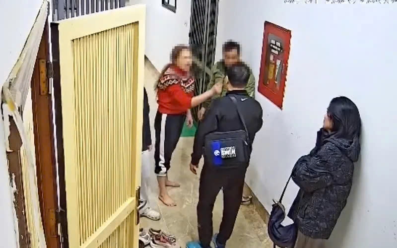 sap xet xu nguoi phu nu danh hang xom o chung cu ha noi hinh anh 1