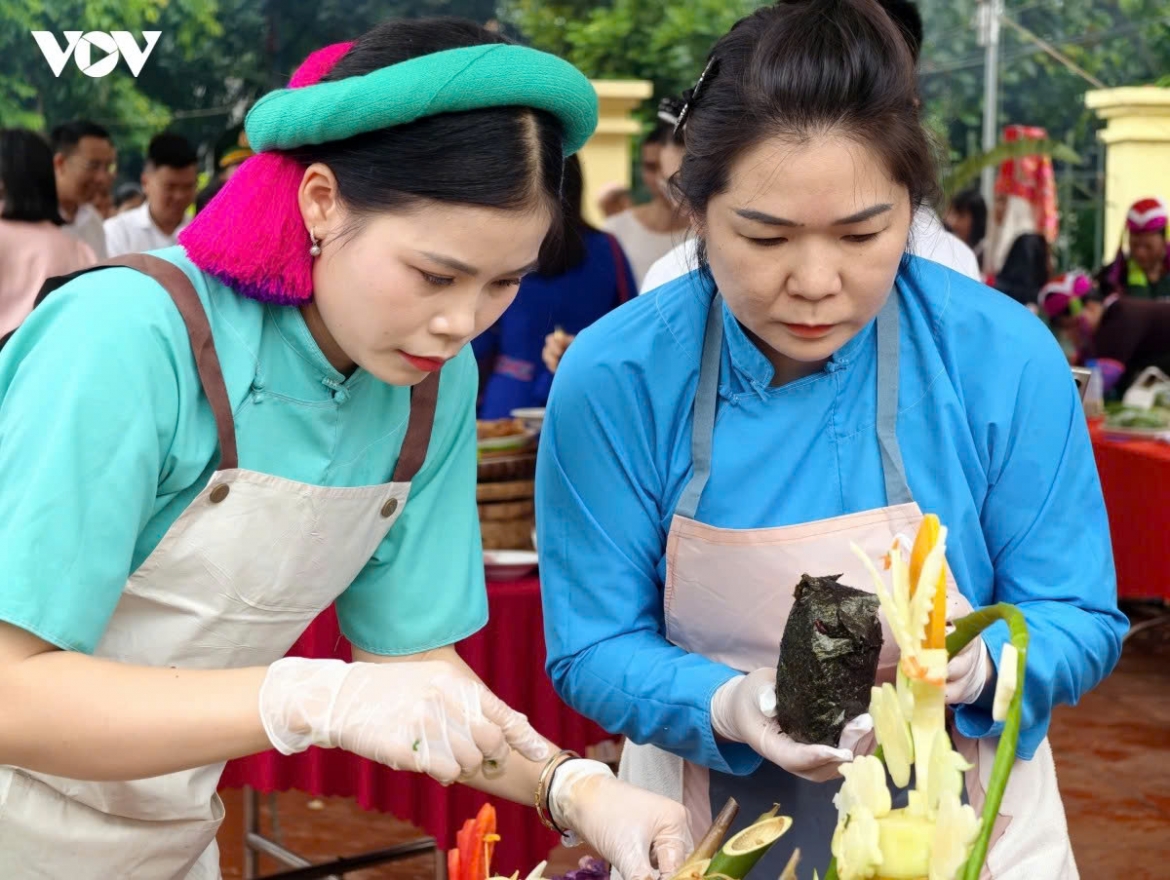 traditional hoi kieng gio features pho stir-frying and dao embroidery contests picture 4