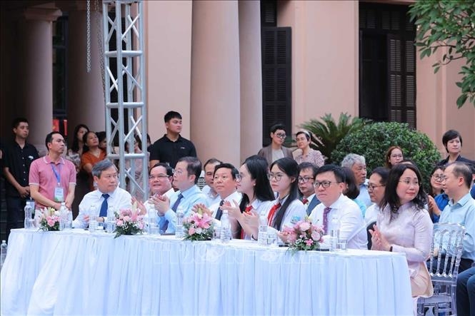 le trao giai thuong de men lan thu 7 - nam 2026 hinh anh 7