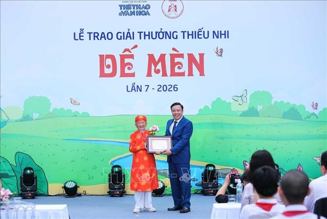 le trao giai thuong de men lan thu 7 - nam 2026 hinh anh 9