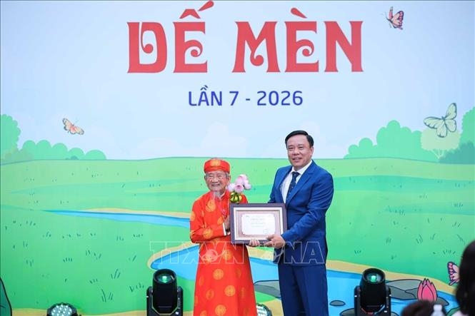 le trao giai thuong de men lan thu 7 - nam 2026 hinh anh 8
