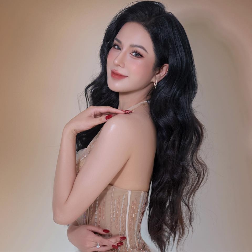 giua loat on ao chat cam, diep lam anh len tieng vi binh luan gay tranh cai hinh anh 1