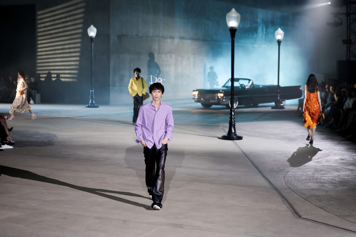 jonathan anderson dinh hinh dior va xu huong thoi trang 2027 sau show tai lacma hinh anh 5