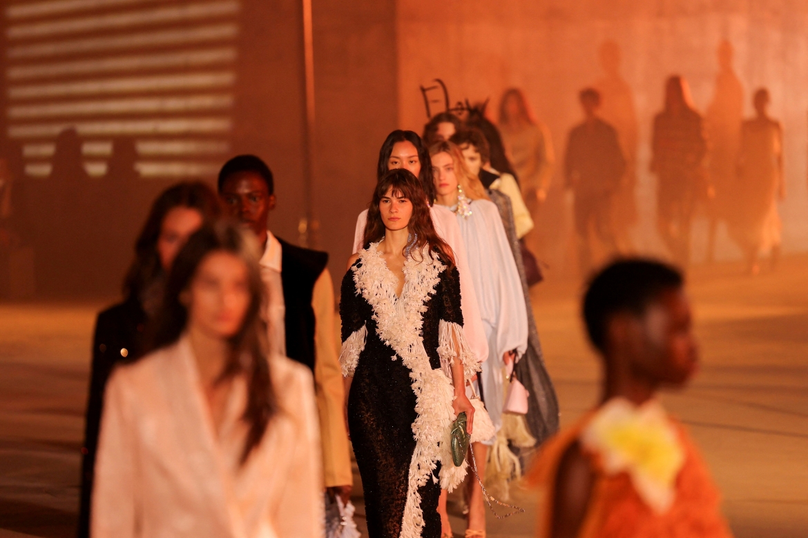 jonathan anderson dinh hinh dior va xu huong thoi trang 2027 sau show tai lacma hinh anh 4