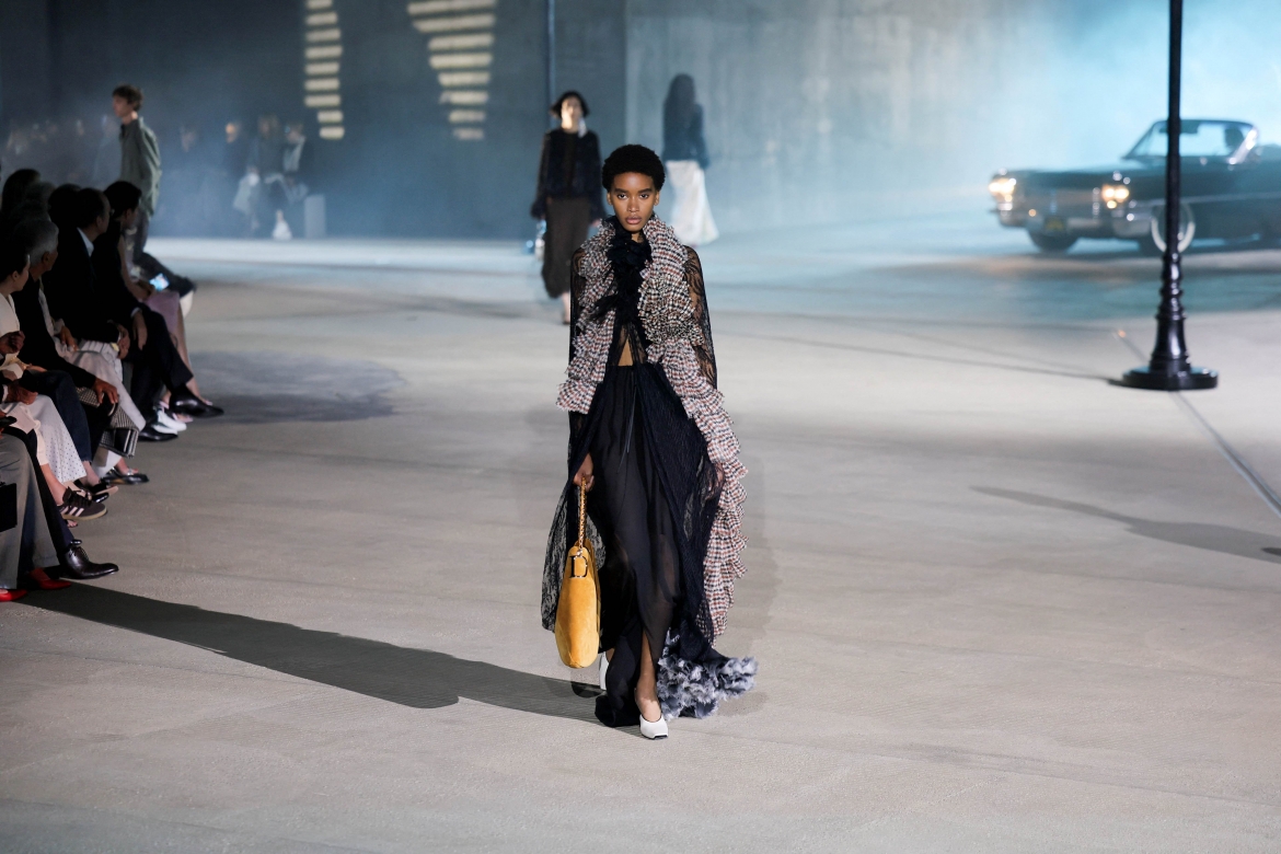 jonathan anderson dinh hinh dior va xu huong thoi trang 2027 sau show tai lacma hinh anh 6