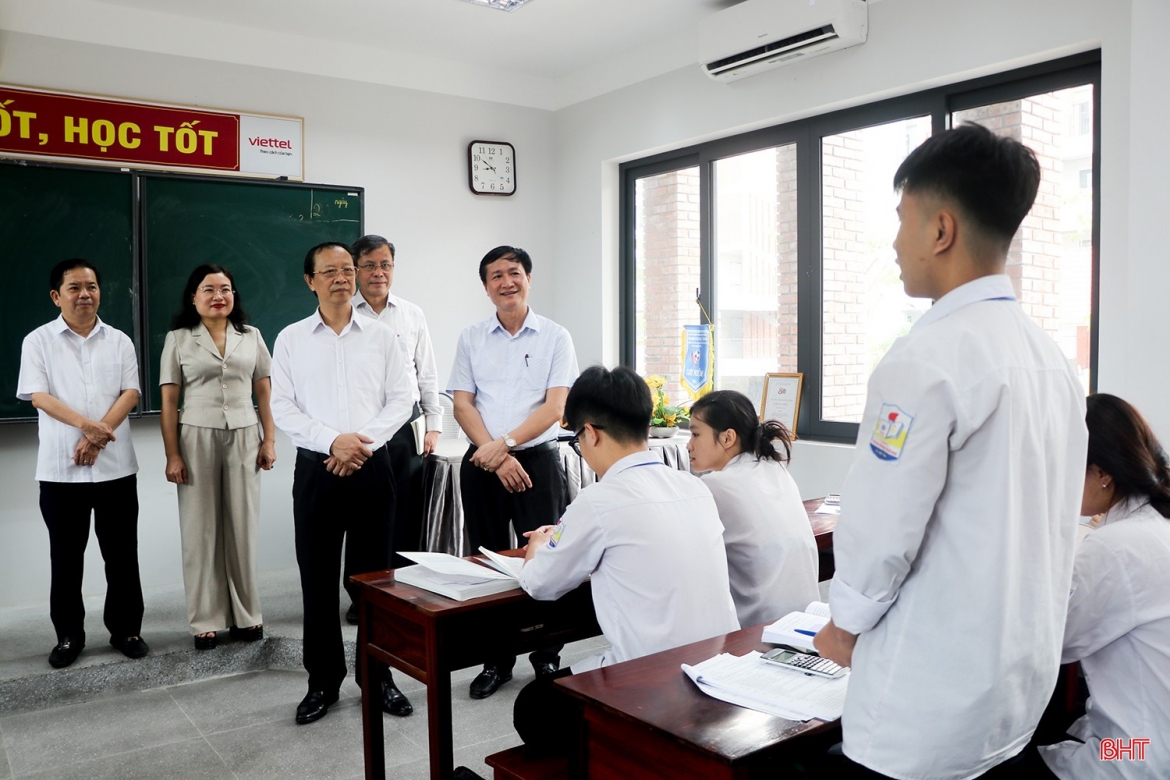 ky thi tot nghiep thpt thi thu nhung van hanh that de siet chat moi khau hinh anh 2