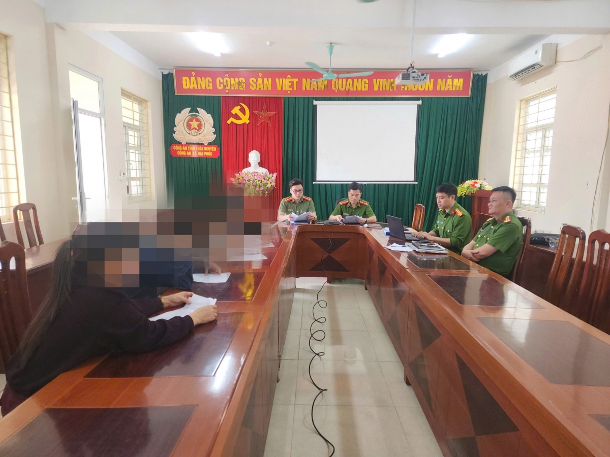 xu phat nhom nguoi mac phan cam, nhay mua tai khu di tich lich su o thai nguyen hinh anh 1