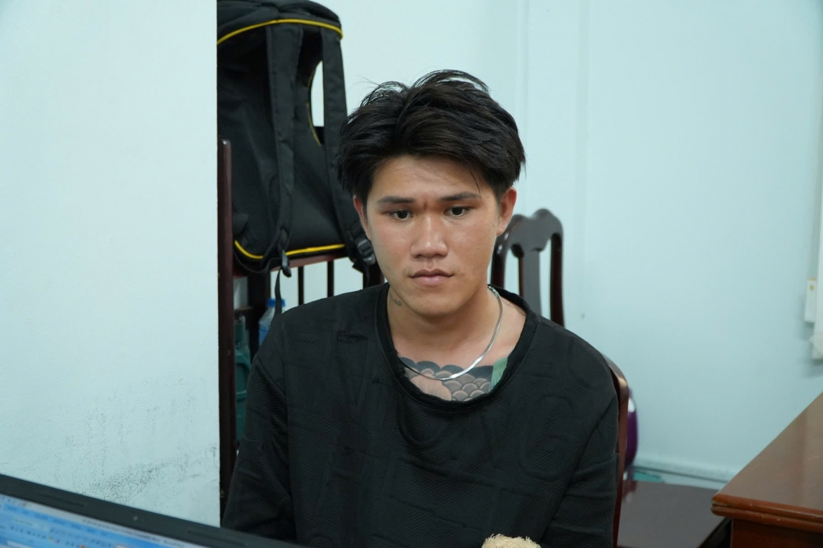 khoi to cac doi tuong mua ban trai phep vu khi quan dung hinh anh 1