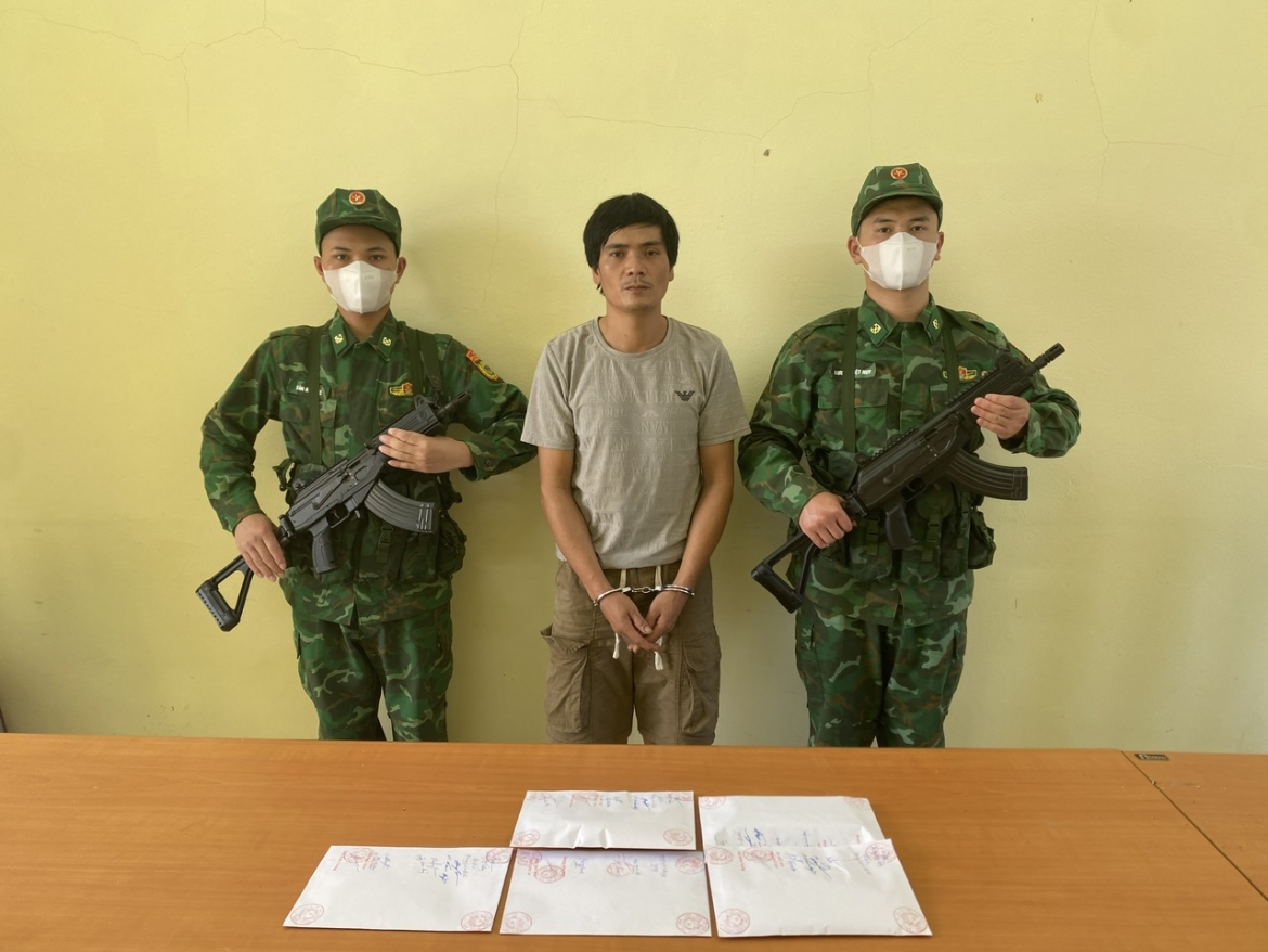 bat giu doi tuong mua ban ma tuy tai khu vuc bien gioi cao bang hinh anh 1