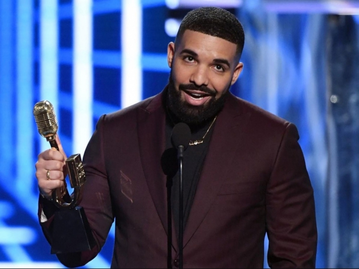 vuot michael jackson, drake thanh nam nghe si solo vi dai nhat lich su billboard hinh anh 1