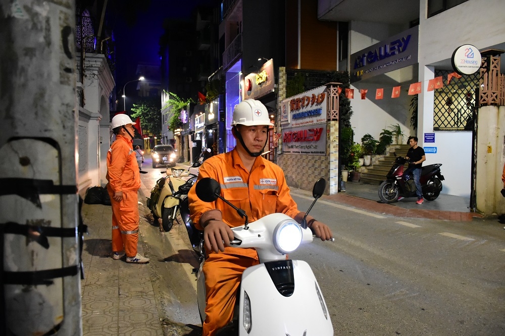 evnhanoi no luc bao dam nguon dien phuc vu nguoi dan thu do trong ngay nang nong hinh anh 8
