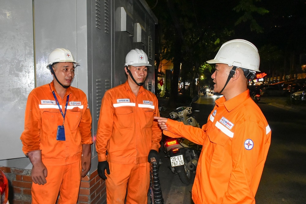 evnhanoi no luc bao dam nguon dien phuc vu nguoi dan thu do trong ngay nang nong hinh anh 5