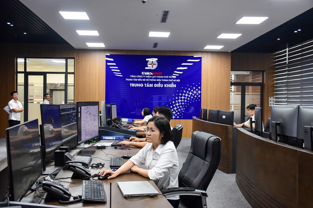 evnhanoi no luc bao dam nguon dien phuc vu nguoi dan thu do trong ngay nang nong hinh anh 1