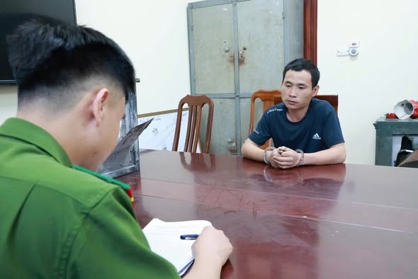 bat doi tuong chuyen dot nhap nha dan, trom cap tai san hon 400 trieu dong hinh anh 1