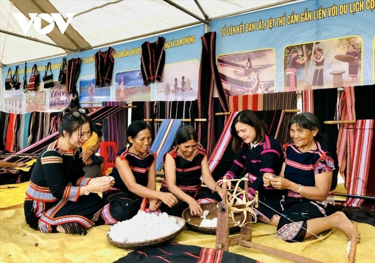 gov t targets equal development opportunities for ethnic minority areas picture 2