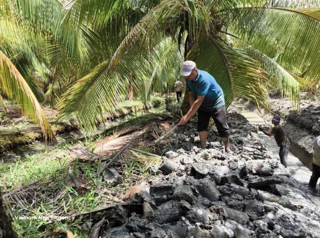 more than 7,700 farmers trained in climate risk financial management picture 1