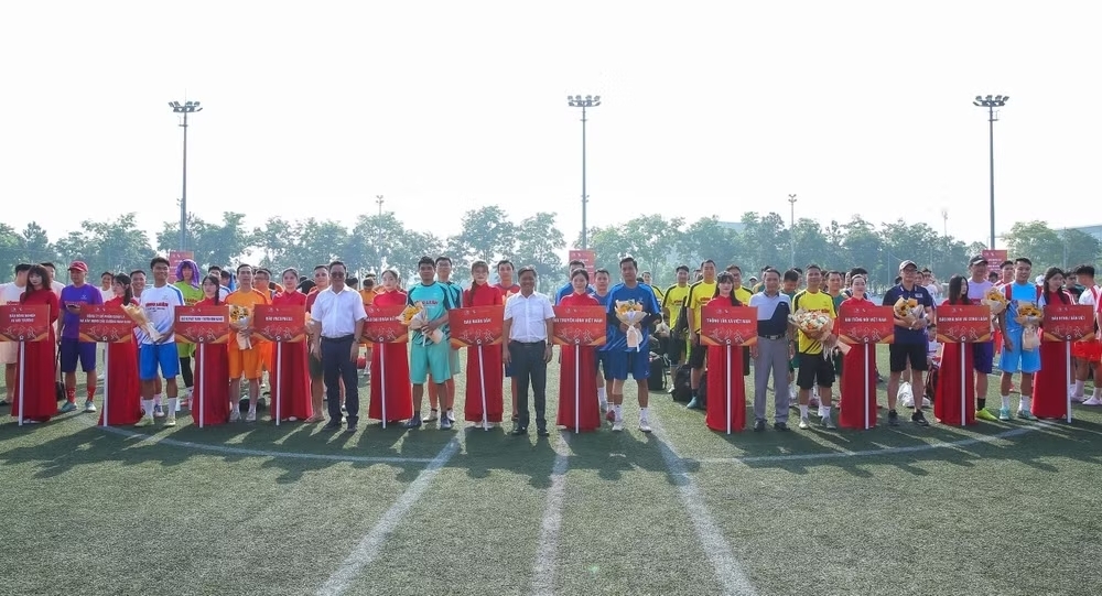 khai mac giai bong da cup nha bao va cong luan lan thu v nam 2026 hinh anh 1