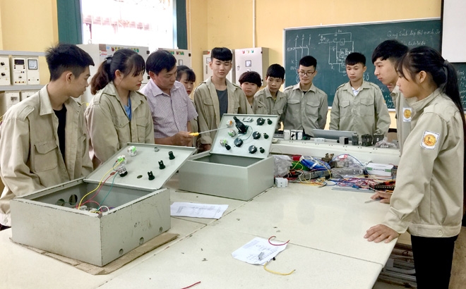 kien nghi giang vien truong nghe phai trai nghiem nghe nghiep tai doanh nghiep hinh anh 1
