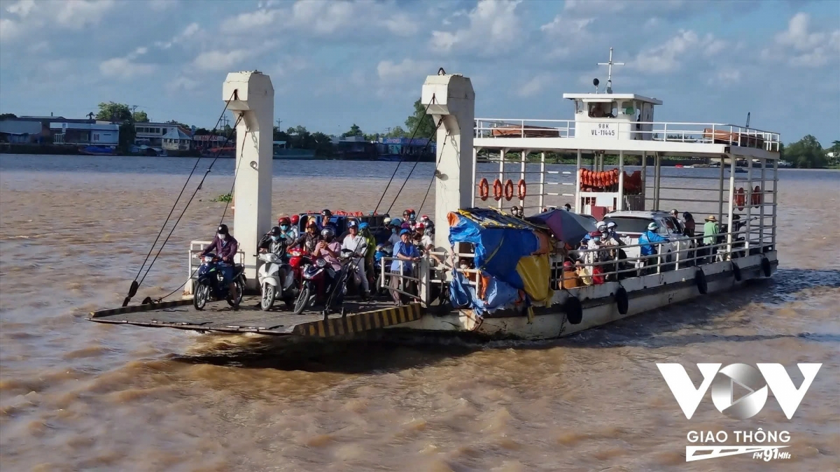 tren nhung dong song chong chanh sinh tu, khoang trong an toan tu y thuc hinh anh 1