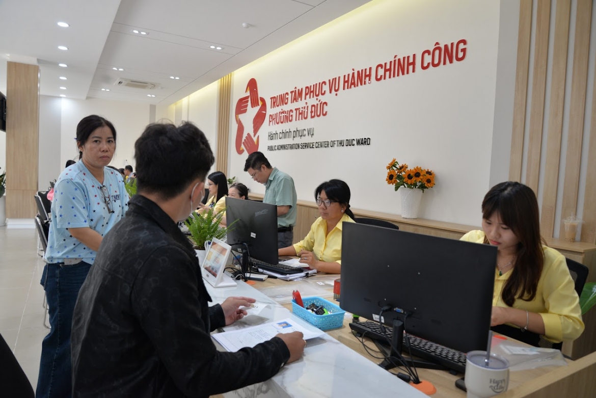 tp.hcm bo tri hon 400 nguoi khong chuyen trach ho tro chuyen doi so cap xa hinh anh 1
