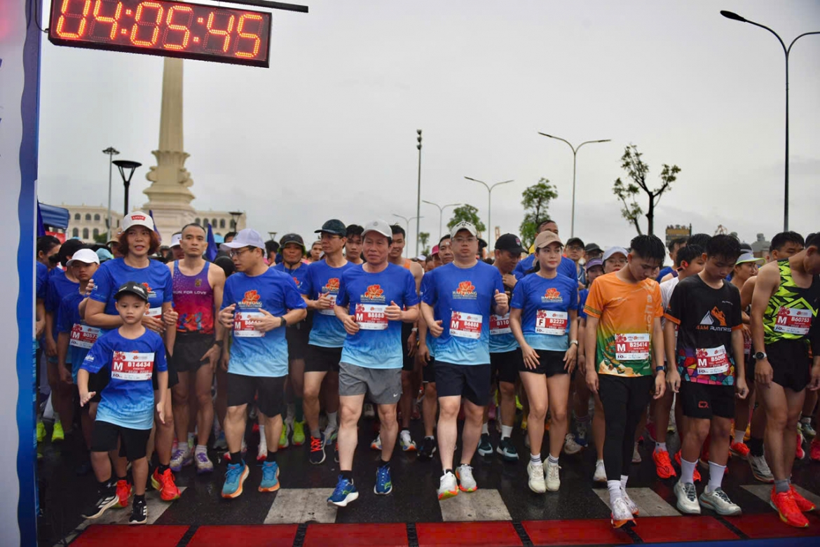 pham thi hong le len ngoi tai giai chay hai phong legacy marathon 2026 hinh anh 1