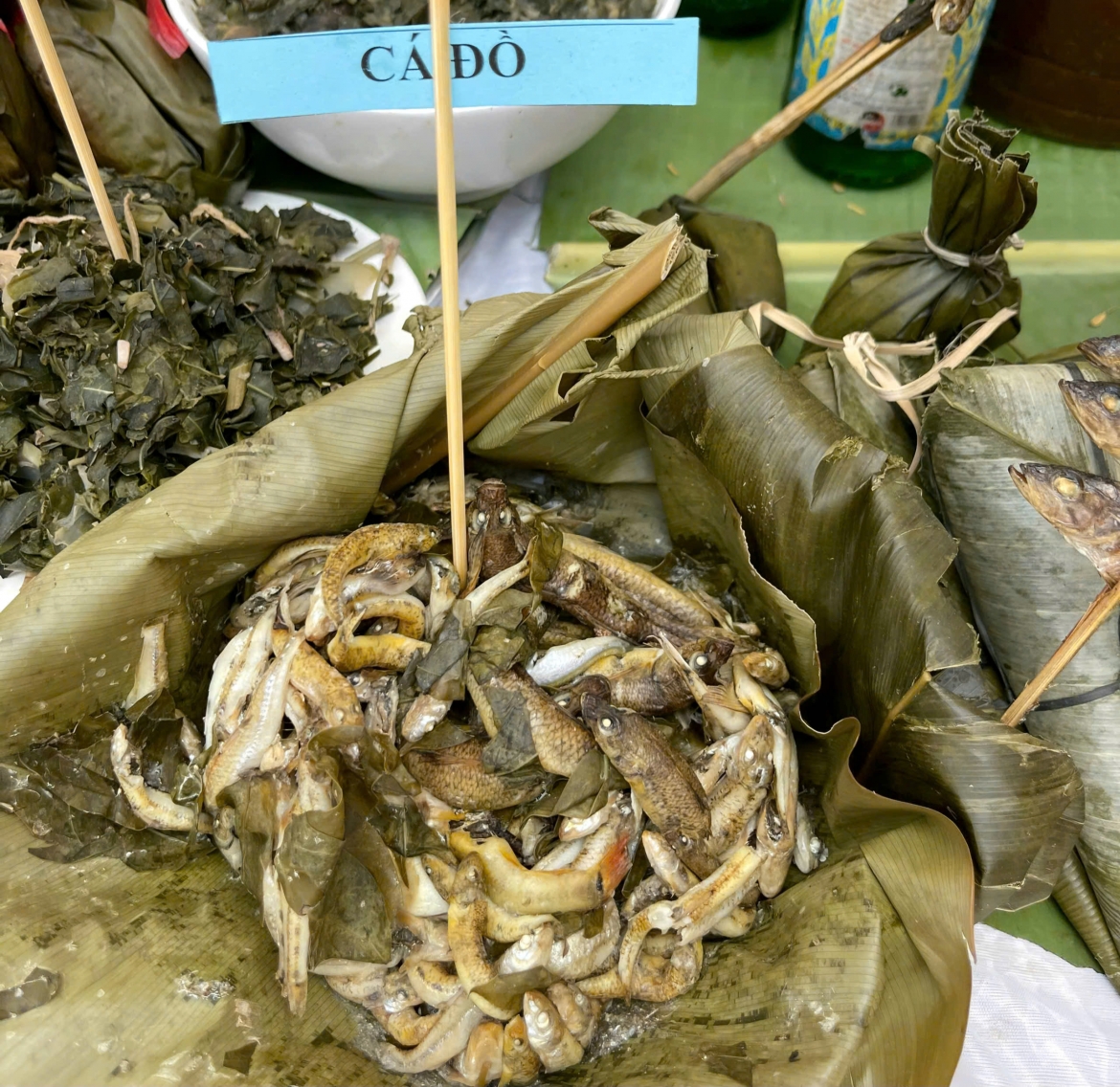 hang nghin nguoi tray hoi danh ca suoi doc dao o phu tho hinh anh 13