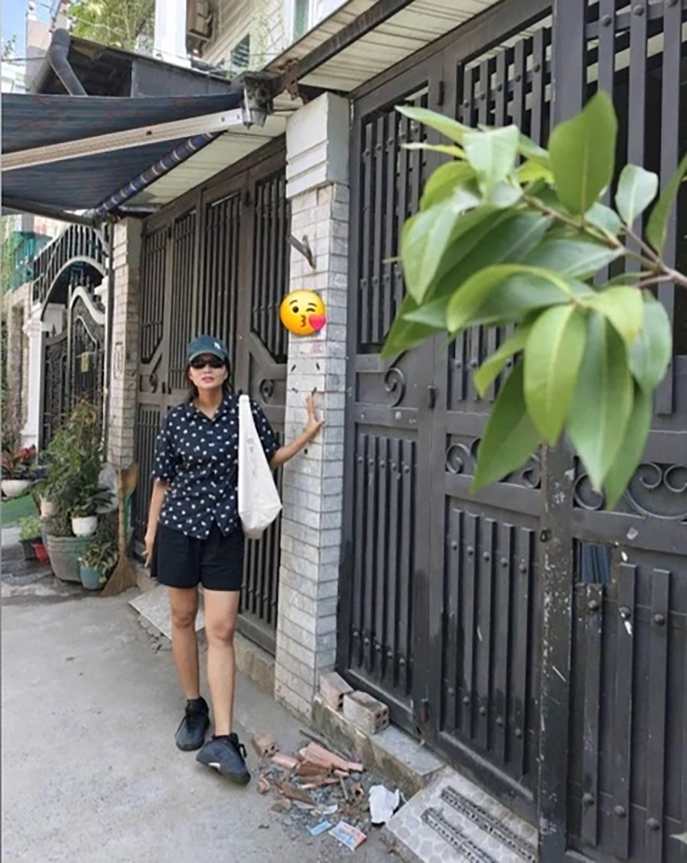 sao viet 4 5 h hen nie mua nha moi, vo tan phat met moi vi pr phim hinh anh 1