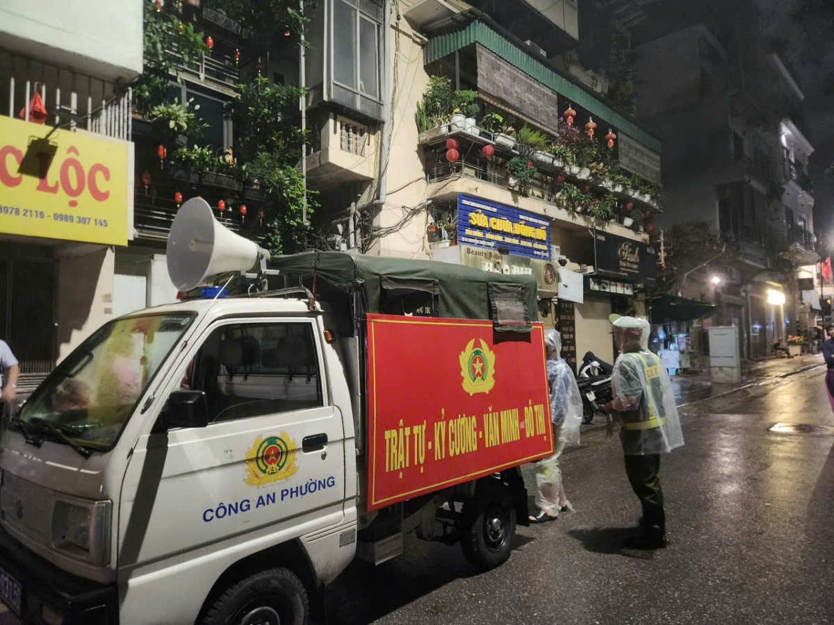 kiem tra dot xuat khu ban buon thit bo lon o ha noi luc rang sang hinh anh 2