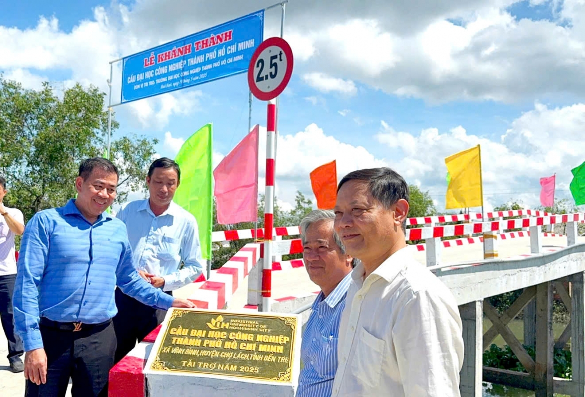hoc bac tu nhung dieu binh di tan tam phung su, lan toa yeu thuong hinh anh 3