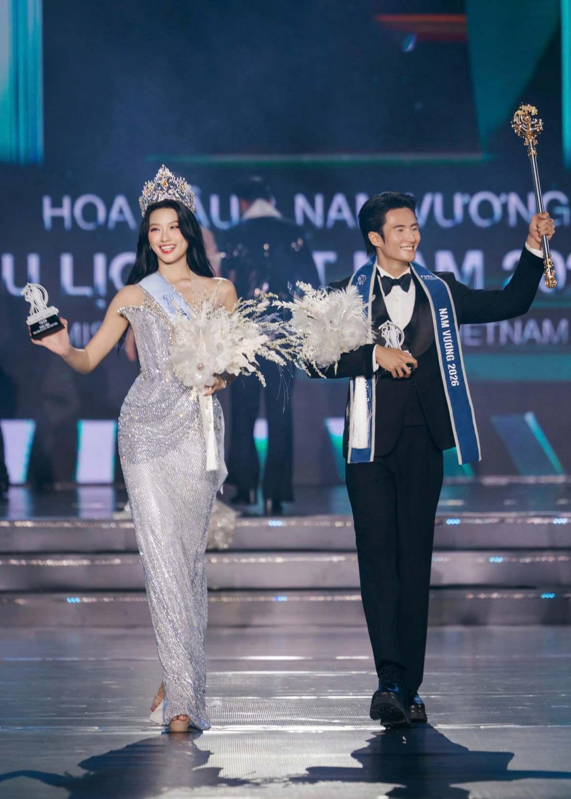 nguyen thu thao, nguyen han viet dang quang hoa hau - nam vuong du lich 2026 hinh anh 2