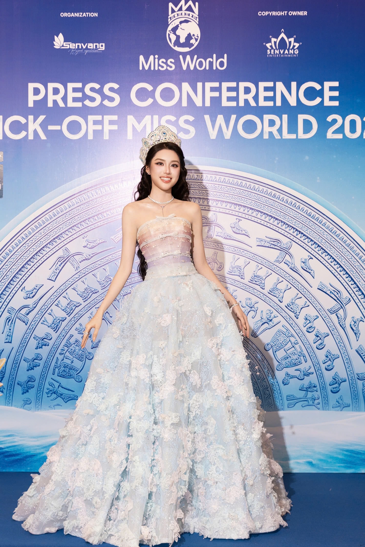 hoa hau the gioi opal suchata chuangsri khoe nhan sac rang ro tai viet nam hinh anh 7