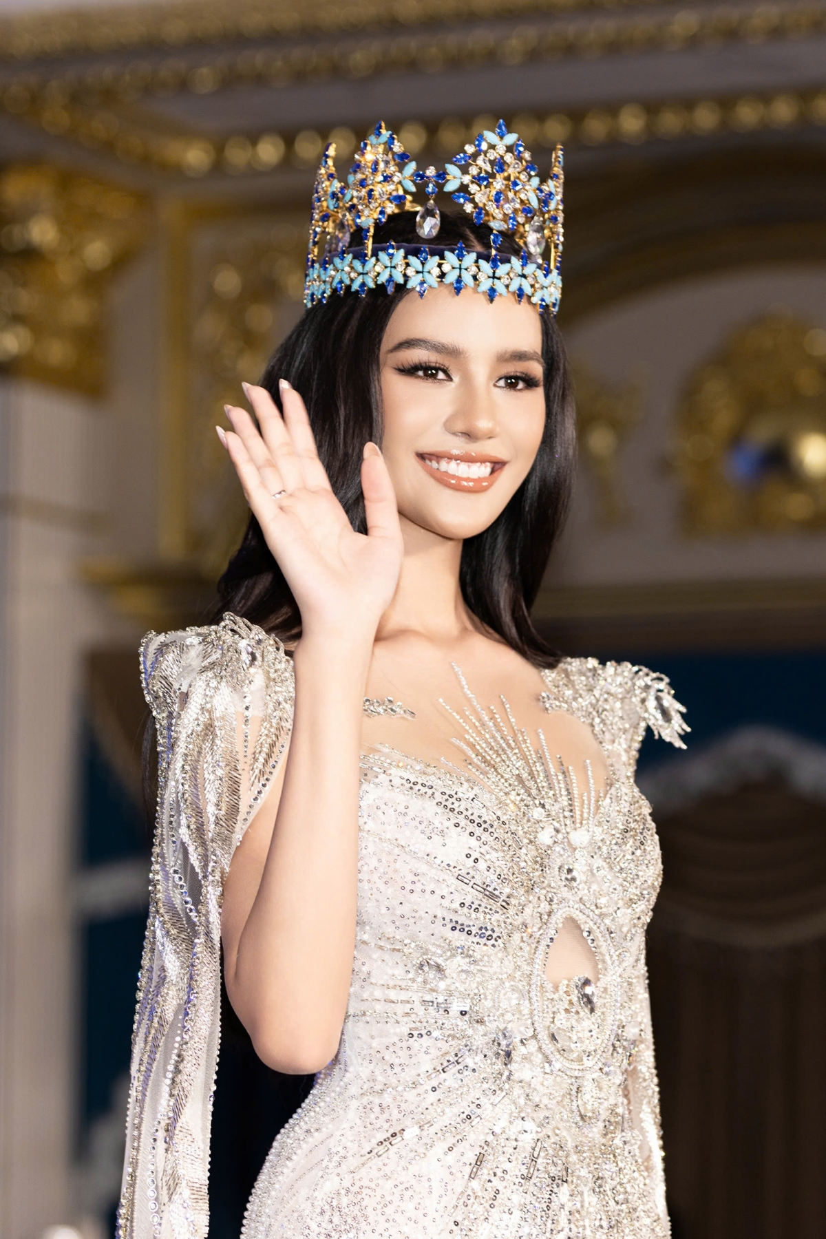 hoa hau the gioi opal suchata chuangsri khoe nhan sac rang ro tai viet nam hinh anh 4