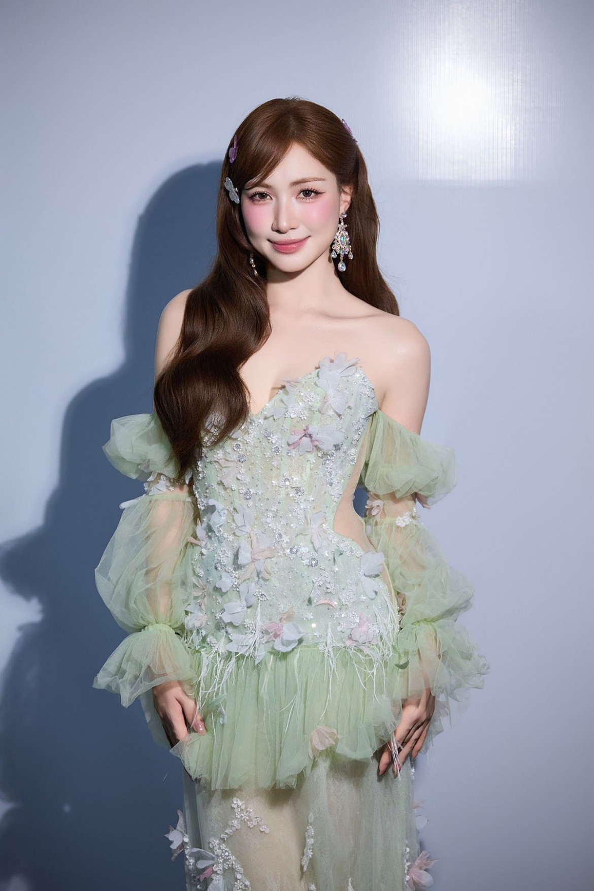 sao viet 19-5 nguoi dep kha nhu keu cuu vi bi don co bau 4 lan trong mot nam hinh anh 12