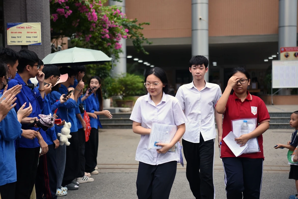 hom nay, hoc sinh ha noi chinh thuc khoi dong cuoc dua vao truong thpt chuyen hinh anh 1