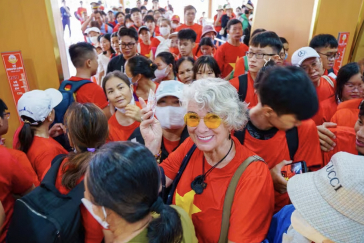 tourist sites hit peak crowds during april 30 may 1 break picture 12
