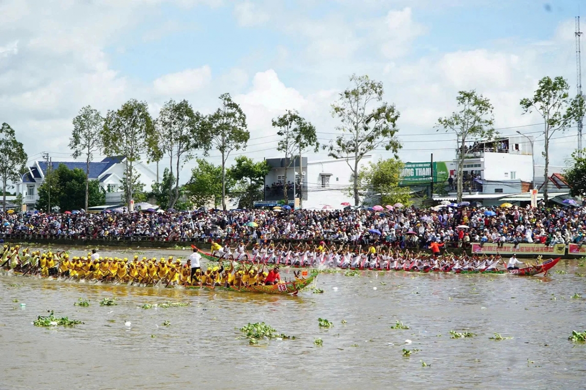 hon ghe ngo va hanh trinh giu lua cua dong ho 4 doi o mien tay hinh anh 5
