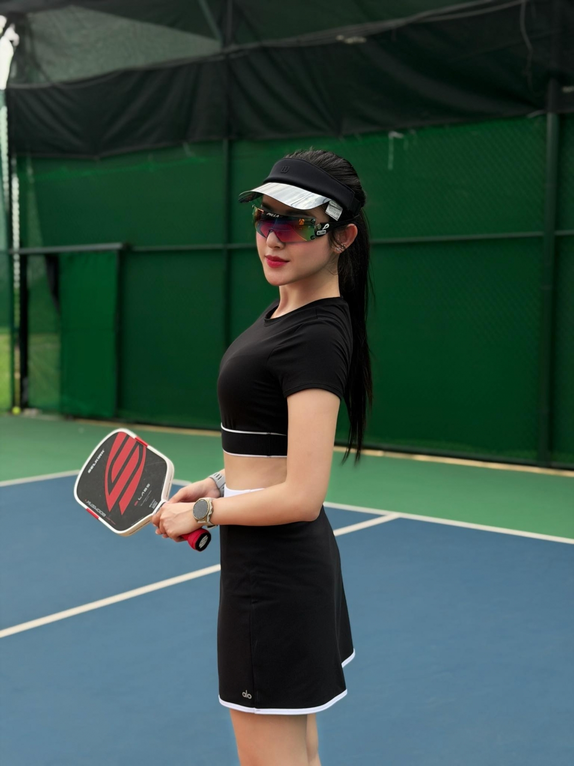 sao viet 18 5 van mai huong khoe anh cuc cuon, dan mang bat cuoi vi caption hinh anh 8