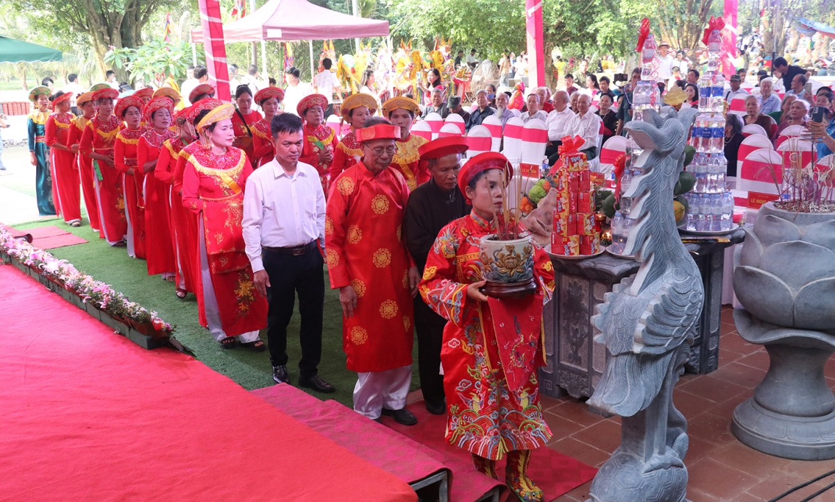 le hoi phu suoi thanh hoa trang nghiem, lan toa gia tri van hoa truyen thong hinh anh 2