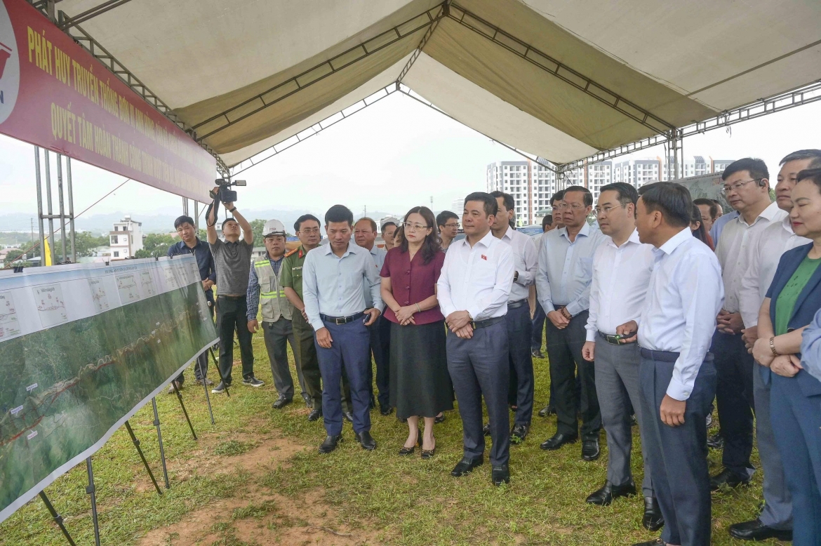 Phó Chủ tịch Quốc hội khảo sát thực địa dự án đường sắt Lào Cai-Hà Nội-Hải Phòng