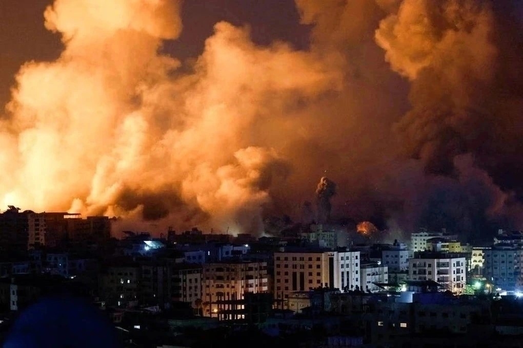 israel tiep tuc tan cong nham vao luc luong canh sat o gaza hinh anh 1