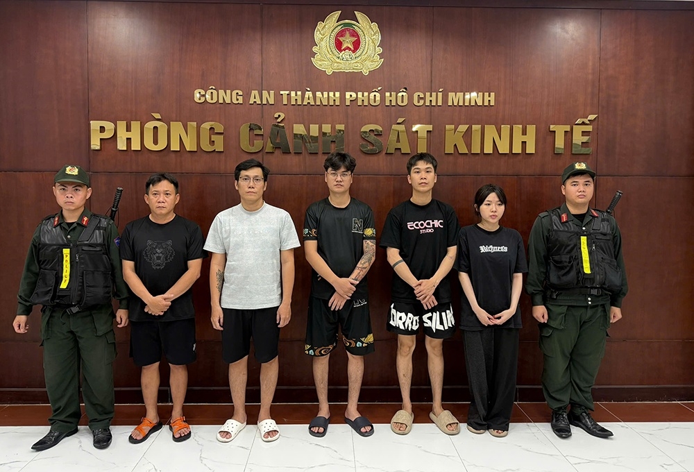 danh tinh 5 doi tuong buon ban hang cam hon 20 ty dong hinh anh 1