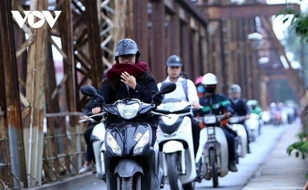 khong khi lanh tran xuong mien bac, ha noi chuyen mua va mat tu dem 7 5 hinh anh 1