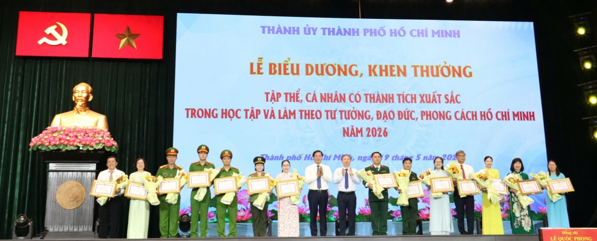 tp.hcm tuyen duong 358 tap the, ca nhan xuat sac lam theo loi bac hinh anh 3
