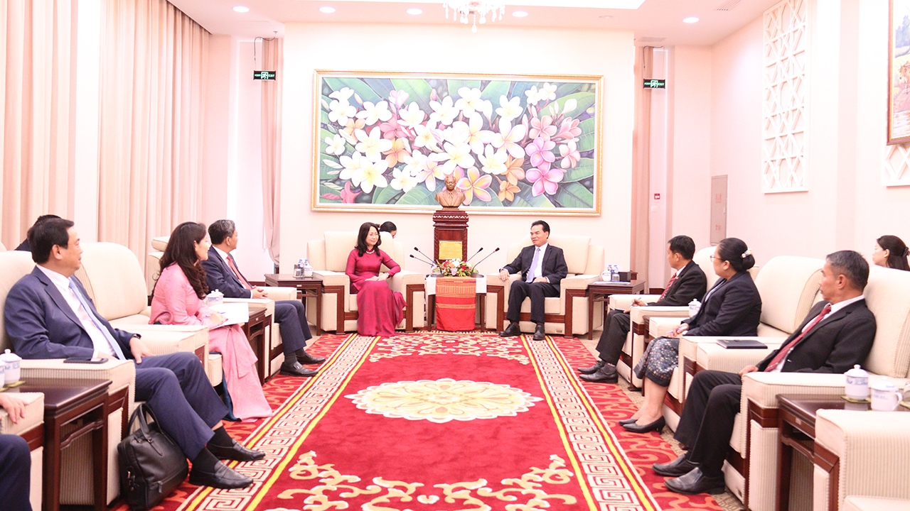 viet nam va lao tang cuong hop tac trong linh vuc van hoa, du lich va thong tin hinh anh 2