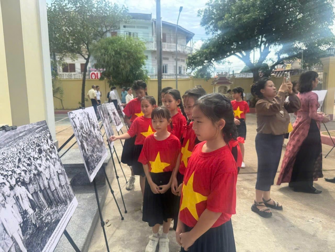 nhieu hoat dong y nghia ky niem 136 nam ngay sinh chu tich ho chi minh tai lao hinh anh 3