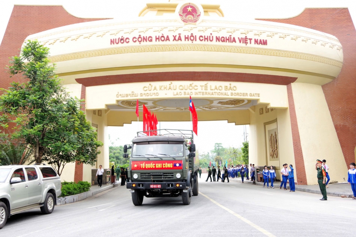 quang tri don nhan 28 hai cot liet si quan tinh nguyen hy sinh tai lao hinh anh 1